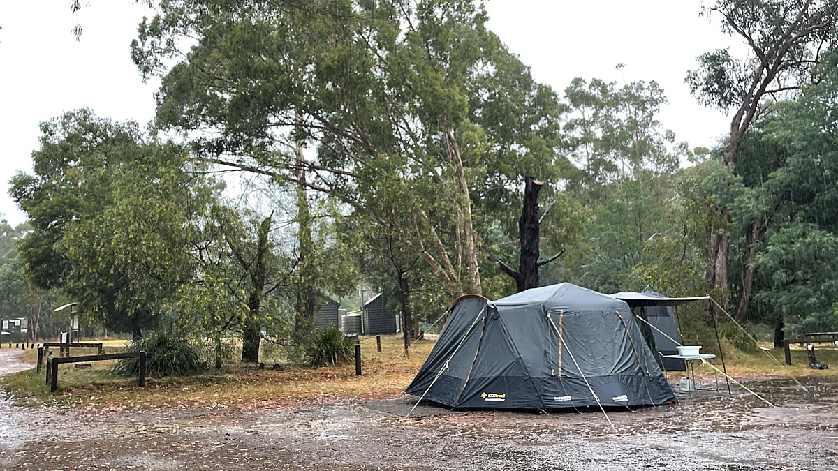 www.ayton.id.au_gary_photos_campsites_westvictoria_grampians_boroughhuts_img_6505.jpg