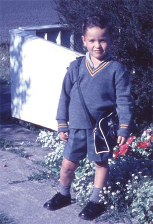 www.ayton.id.au_gary_genealogy_images_aytongary_196602_1stdayscho.jpg www.ayton.id.au_gary_genealogy_images_aytongary_196602_1stdayscho.jpg
