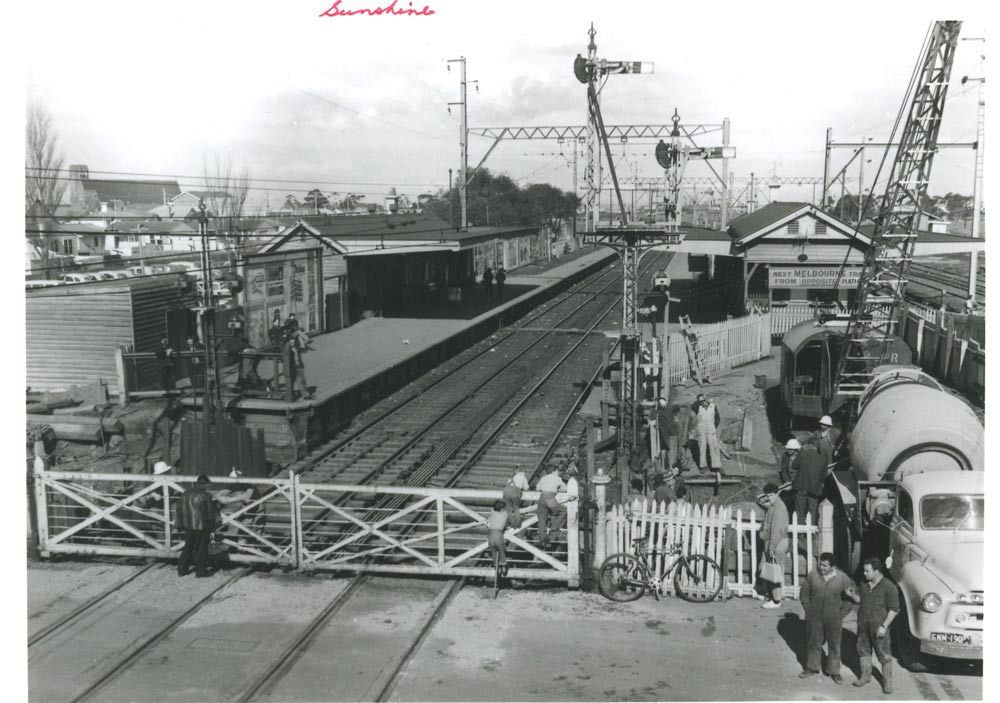 www.ayton.id.au_gary_history_sunshine_station_from_signal_box.jpg